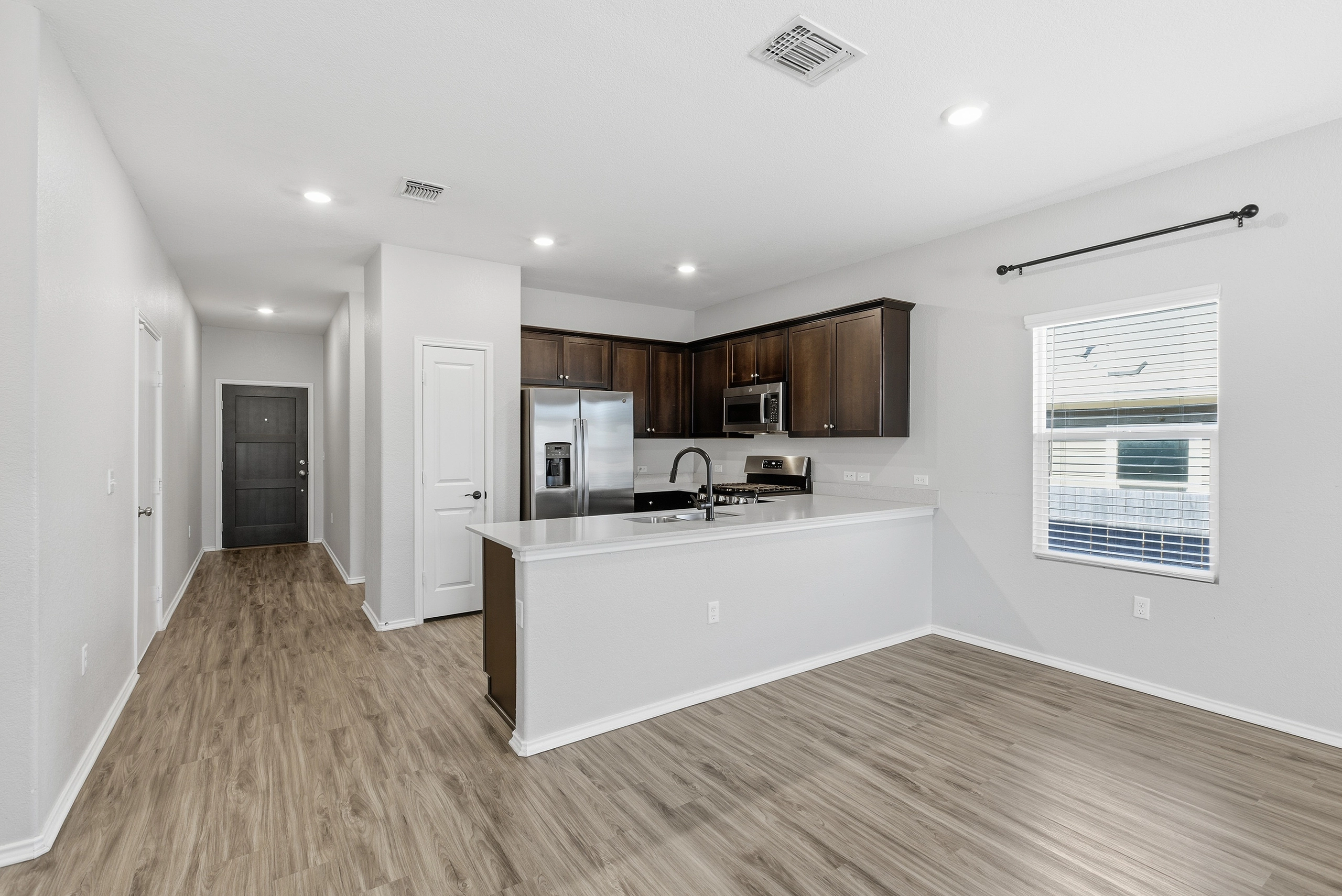 without-Staging-Dingin-Kitchen